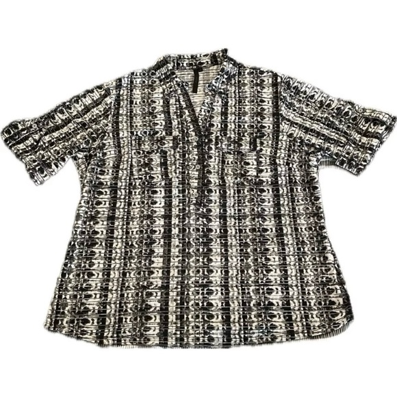 Cathy Women’s Blouse Top Size Large Stretch Black White Roll Tab Short Sleeves - Picture 1 of 7
